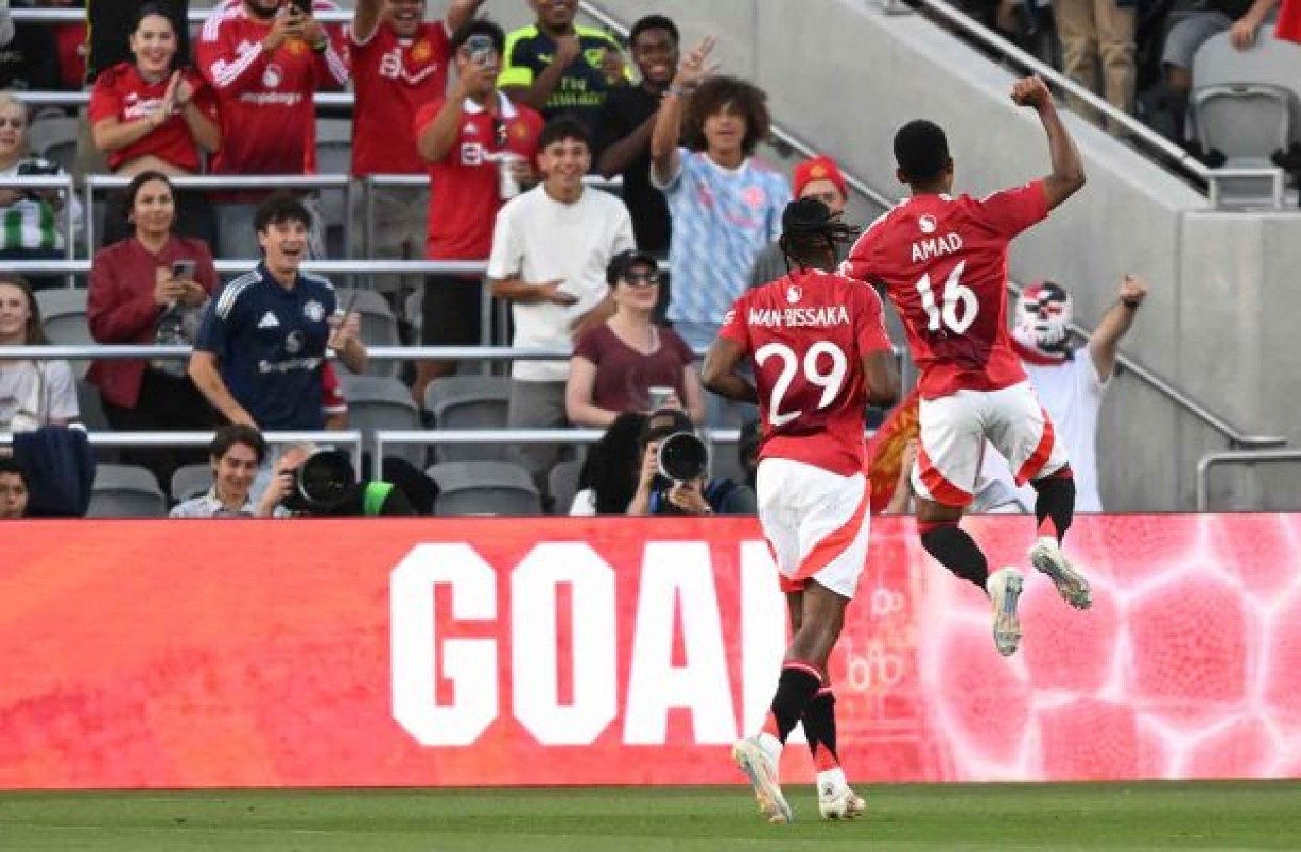 Manchester United vence Betis em amistoso de pré-temporada