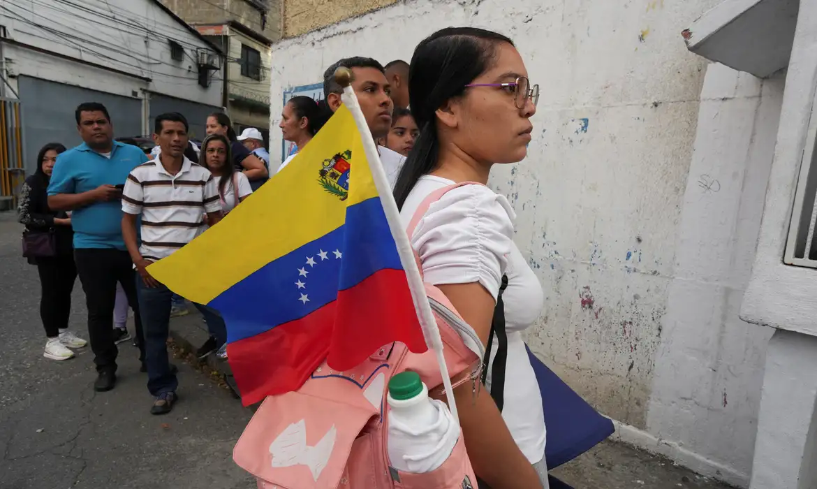 Justiça da Venezuela chama partidos para periciar resultado de eleição -  (crédito: EBC)