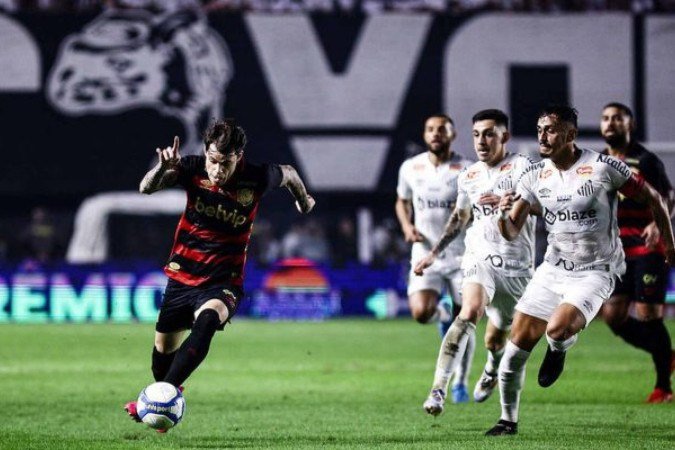 Santos e Sport ficaram no empate na Vila Belmiro pela 19ª rodada da Série B -  (crédito: Foto: Paulo Paiva/ Sport Recife)