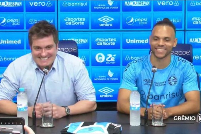 Atacante dinamarquês vai vestir a camisa 22 no Grêmio -  (crédito: Foto: Reprodução / Gremio TV)