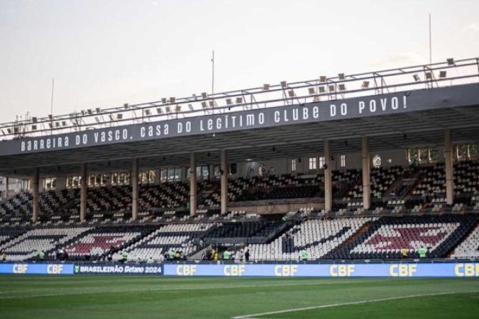 São Januário passou por procedimento no gramado para sequência da temporada  -  (crédito: - Foto: Leandro Amorim/Vasco)