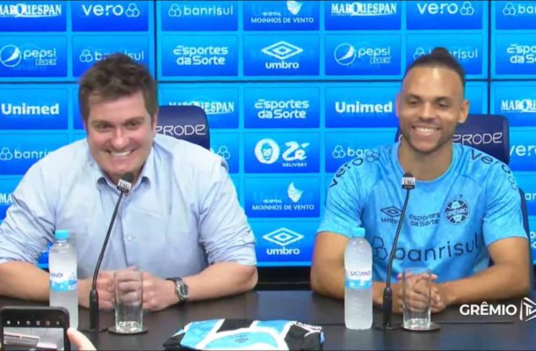 Em apresentação no Grêmio, Braithwaite se declara ao Brasil: ‘Aprendi a admirar’