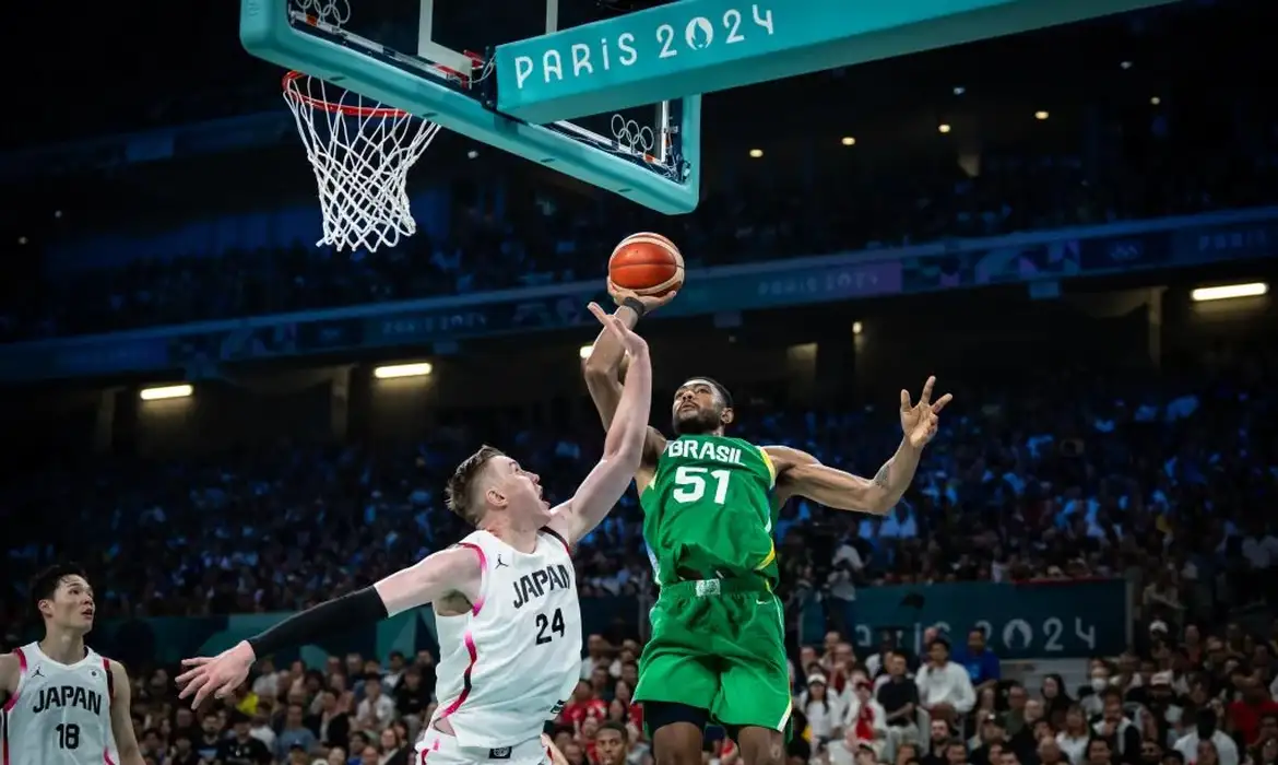 Basquete: Brasil bate Japão e aguarda resultados para avançar em Paris -  (crédito: EBC)