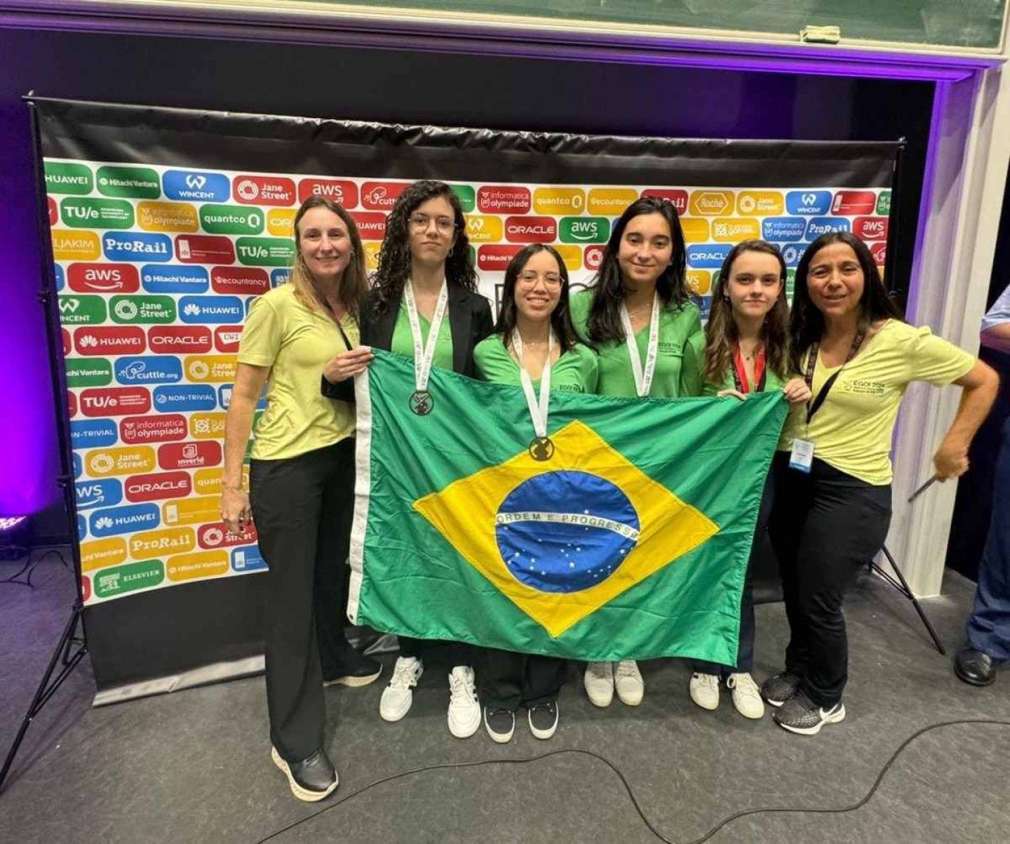 Líder de equipe medalhista fala sobre Olímpiada de Informática na Europa