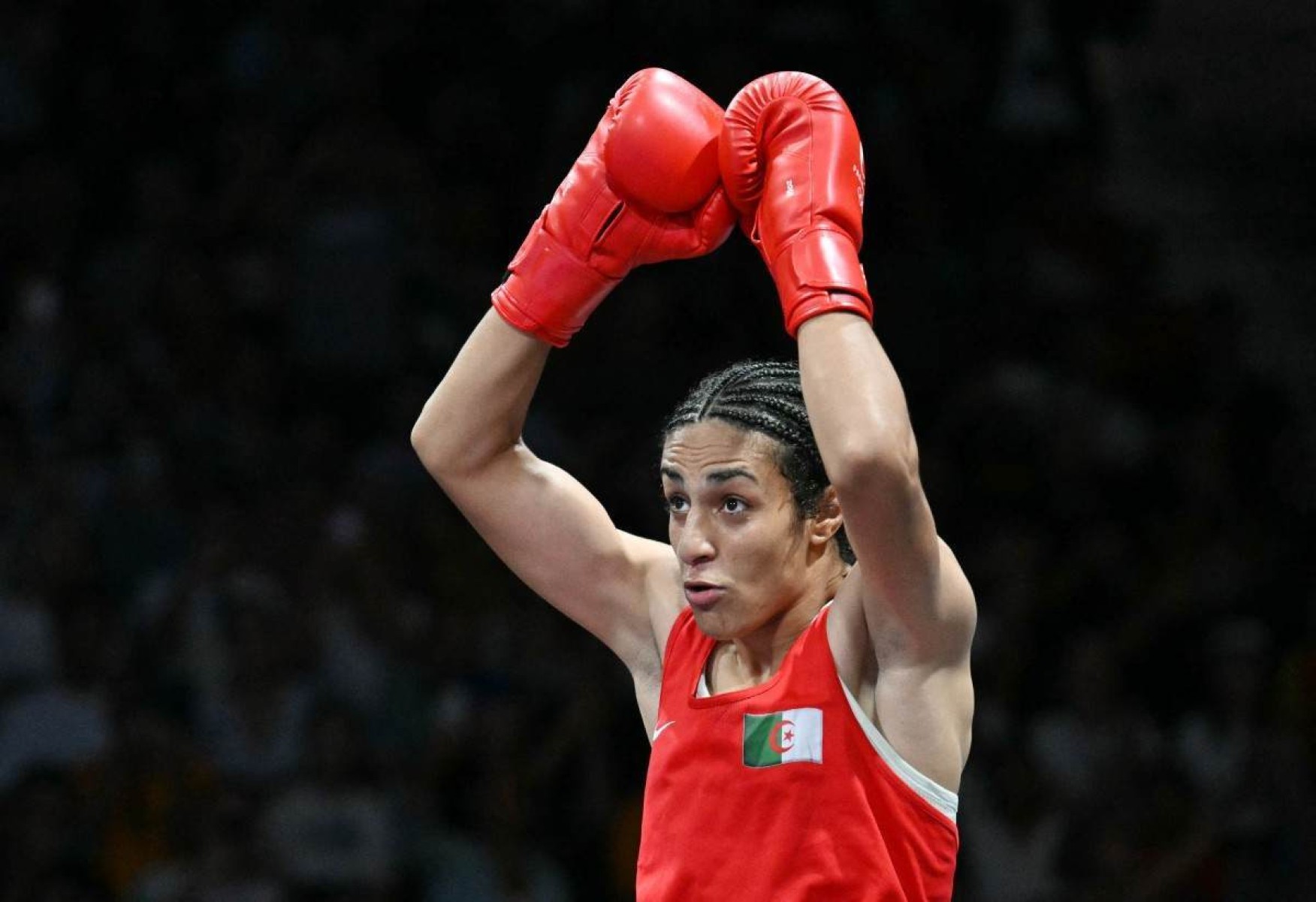 Imane Khelif, a boxeadora argelina que desafia preconceitos