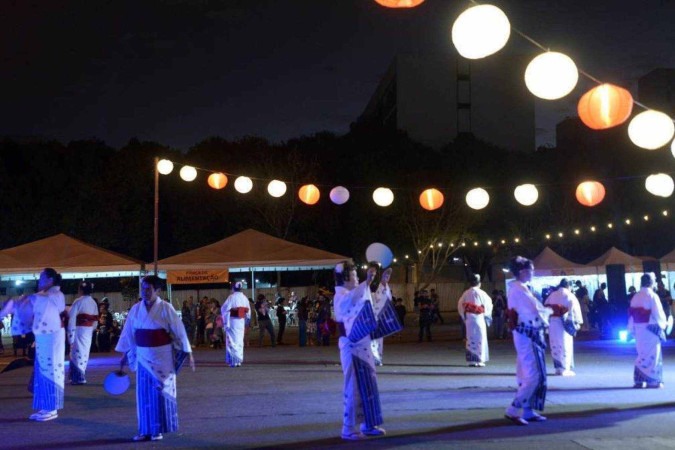 A apresentação de danças tradicionais é um dos grandes atrativos do evento -  (crédito: Ed Alves/CB)