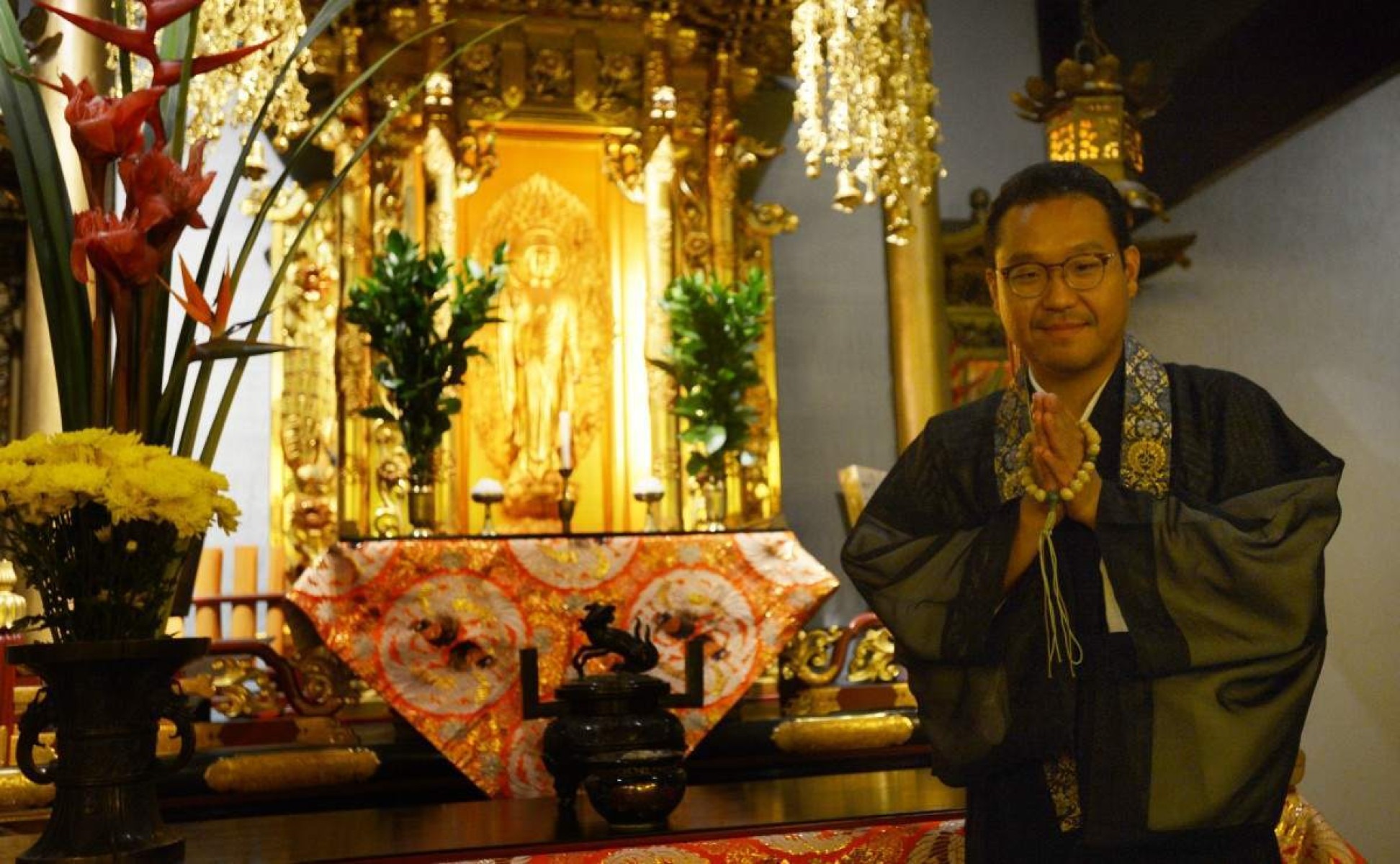 Quermesse no Templo Budista de Brasília. Na foto, Sensei Keizo Doi. 