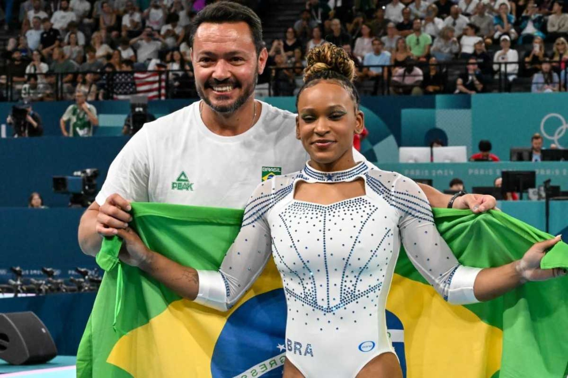 Rebeca Andrade conquista a medalha de prata no salto da ginástica artística dos Jogos Olímpicos de Paris 2024