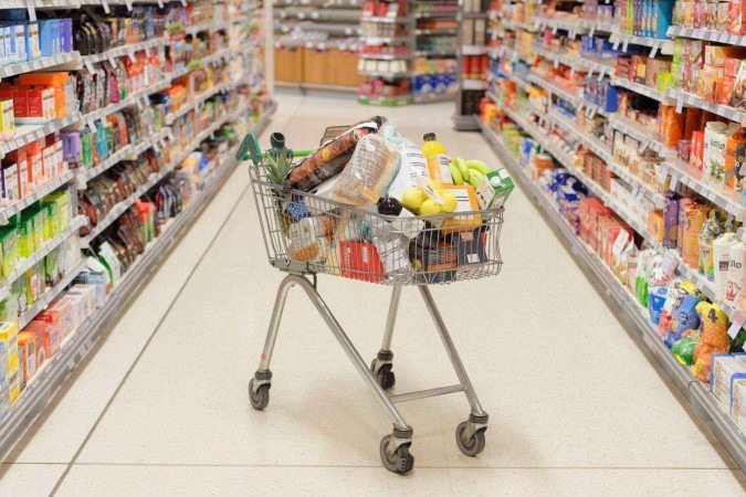 Alguns especialistas dizem que demonizar categorias específicas de alimentos não ajuda -  (crédito: Getty Images)