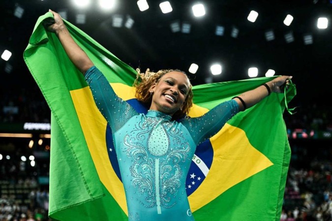 Rebeca Andrade tem campanha de Geórgia: a ex-república soviética também tem uma medalha de ouro, duas pratas e um bronze até as 11h36 desta segunda-feira -  (crédito: Gabriel BOUYS / AFP)