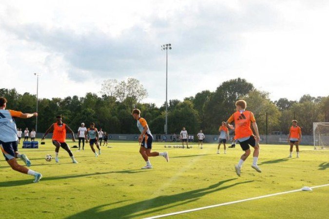 Vini Jr durante treinamento do Real Madrid -  (crédito: Foto: Divulgação / Real Madrid)
