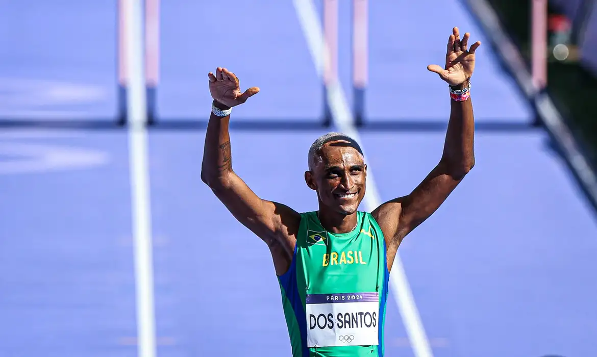 Alison dos Santos e Matheus Lima vão à semi dos 400m com barreiras -  (crédito: EBC)