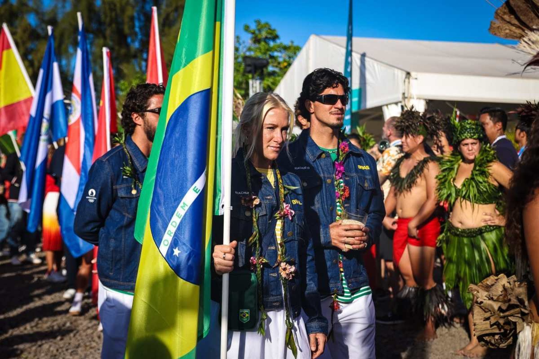 Saiba quanto Tati e Medina vão receber pelas medalhas olímpicas no surfe