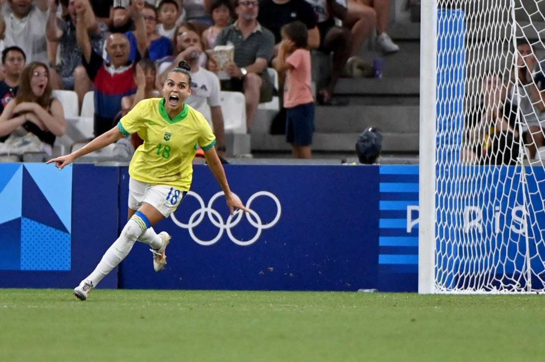 Com Gabi Portilho no futebol, DF chega a quatro medalhas e bate recorde 