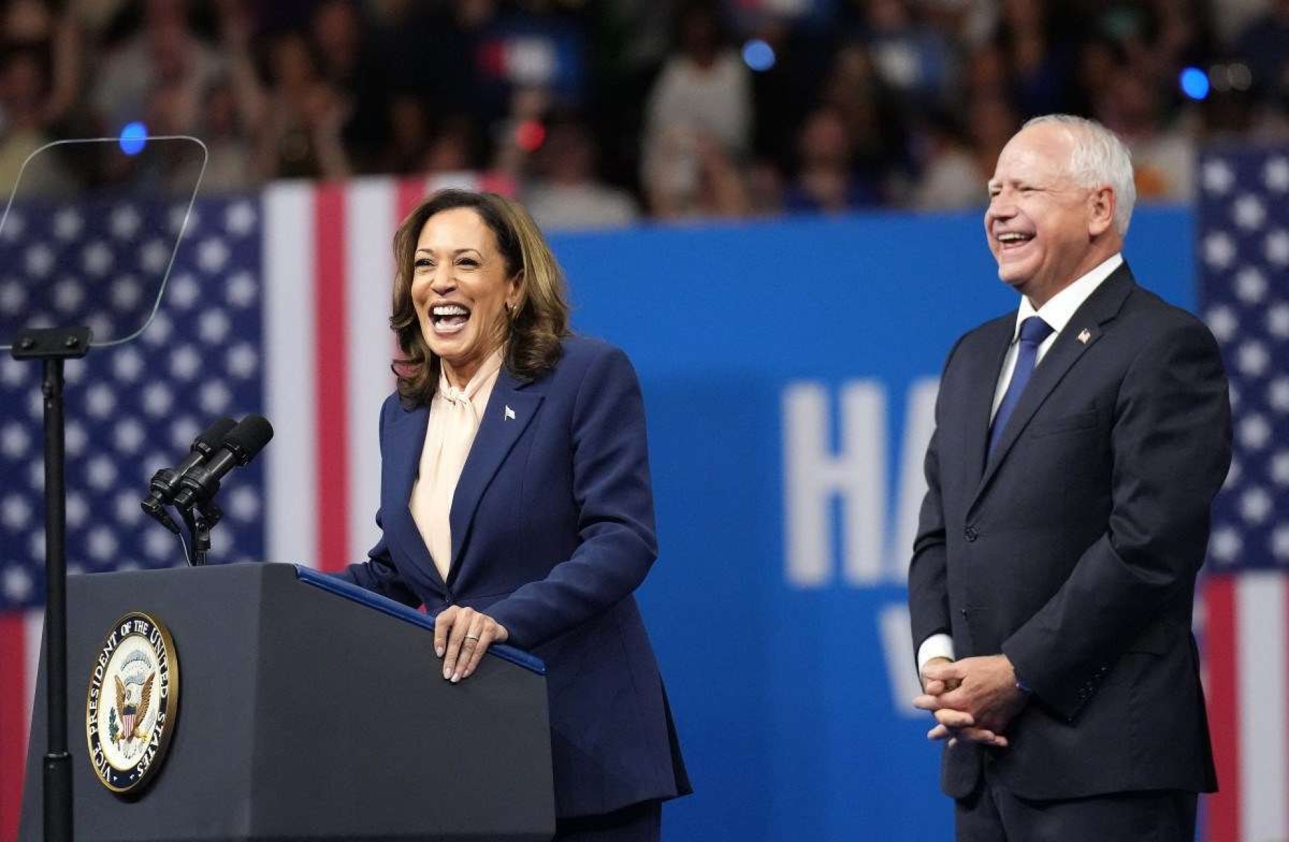 Kamala Harris escolhe governador progressista para vice