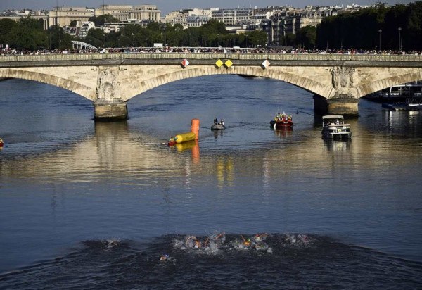 JULIEN DE ROSA / AFP