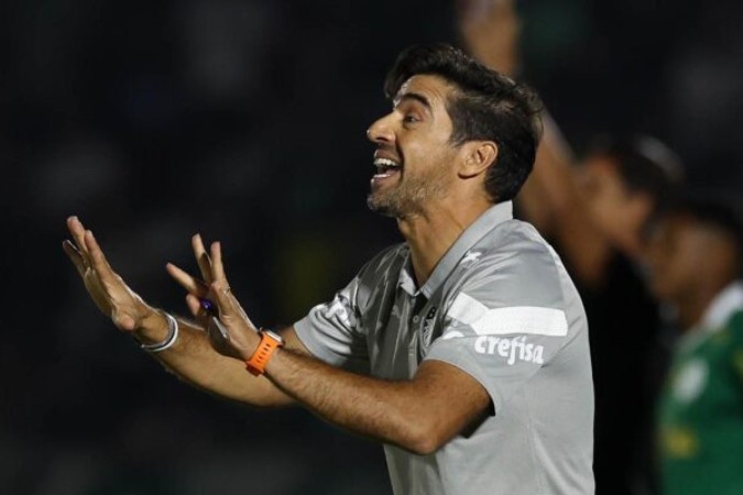  O t..cnico Abel Ferreira, da SE Palmeiras, em jogo contra a equipe do Botafogo FC, durante partida v..lida pela terceira fase, da Copa do Brasil, no Est..dio Santa Cruz. (Foto: Cesar Greco/Palmeiras/by Canon)
     -  (crédito:  CESAR GRECO)