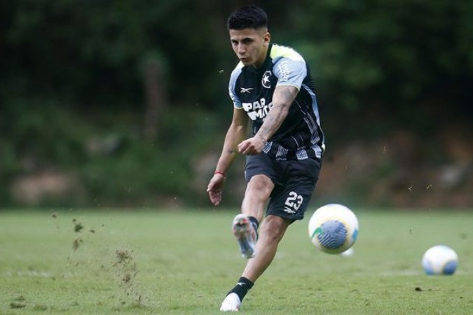 Almada em treino do Botafogo -  (crédito: Foto: Vitor Silva/Botafogo)