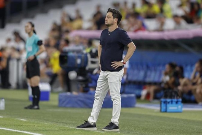 Arthur Elias durante vitória do Brasil sobre a Espanha  -  (crédito: Foto: Rafael Ribeiro/CBF)