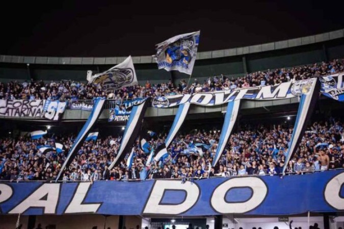 Torcida marca presença em um dos quatro jogos do Grêmio no Couto Pereira -  (crédito: Foto: Richard Ducker/Grêmio)