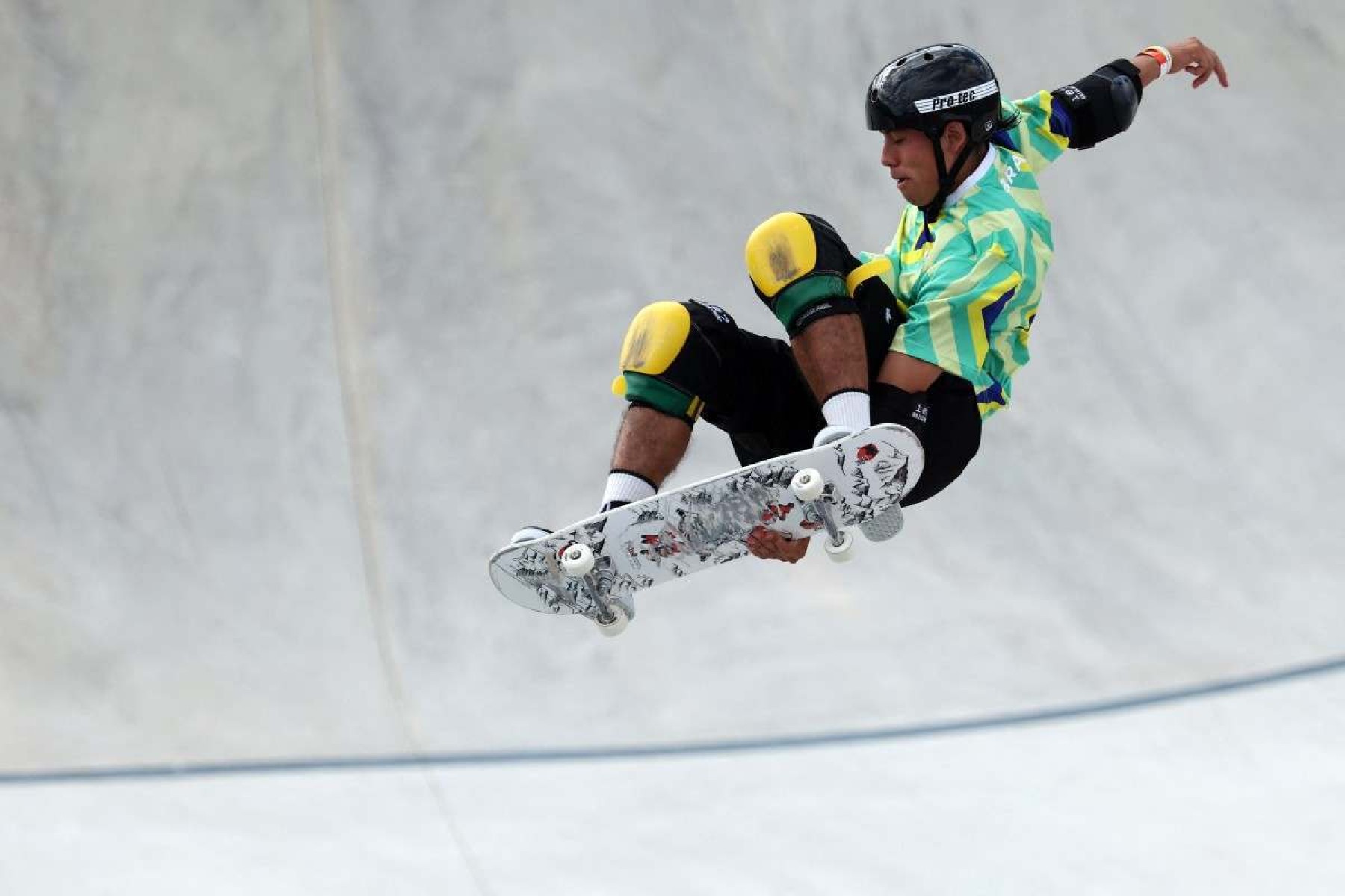 Augusto Akio conquistou o bronze para o Brasil nas Olimpíadas de Paris            