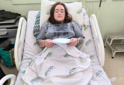 Carolina Arruda Leite, diagnosticada com a neuralgia do trigêmeo bilateral, relatou abusos nas redes sociais -  (crédito: Arquivo pessoal)