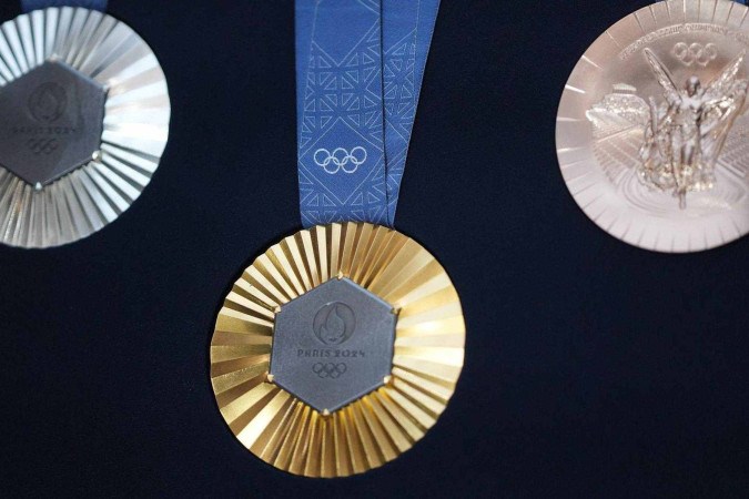 A velocista santa-lucense Julien Alfred levará para casa US$ 50 mil (R$ 281 mil), além da medalha de ouro, após conquistar o título nos 100 metros rasos feminino -  (crédito: Getty Images)