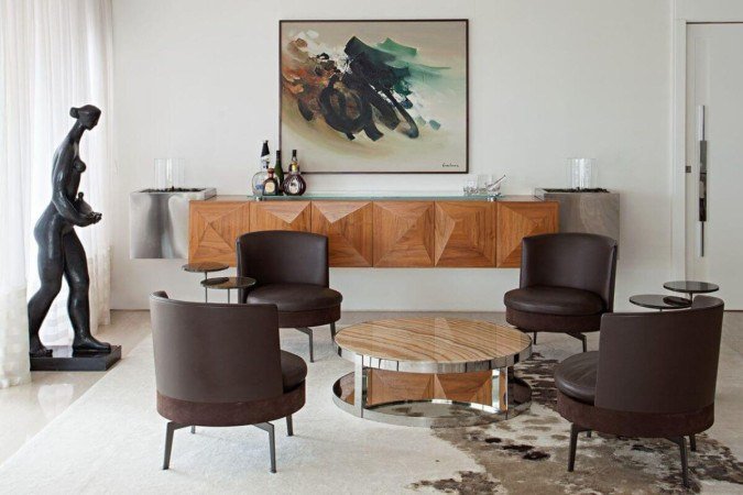 Peças vintage expressam individualidade e conectam o ambiente com alguma memória afetiva do morador (Imagem: Projeto Korman Arquitetos | Gui Morelli) - (crédito: EdiCase) Peças vintage expressam individualidade e conectam o ambiente com alguma memória afetiva do morador (Imagem: Projeto Korman Arquitetos | Gui Morelli) - (crédito: EdiCase)