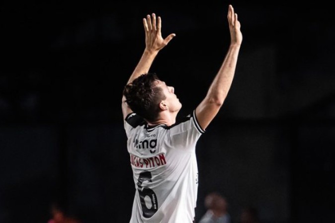 Lucas Piton comemora seu gol, que classificou o Vasco às quartas -  (crédito: Foto: Leandro Amorim/Vasco)