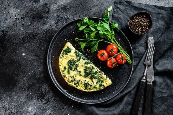 Omelete de ora-pro-nóbis (Imagem: Mironov Vladimir | Shutterstock)  -  (crédito: EdiCase)