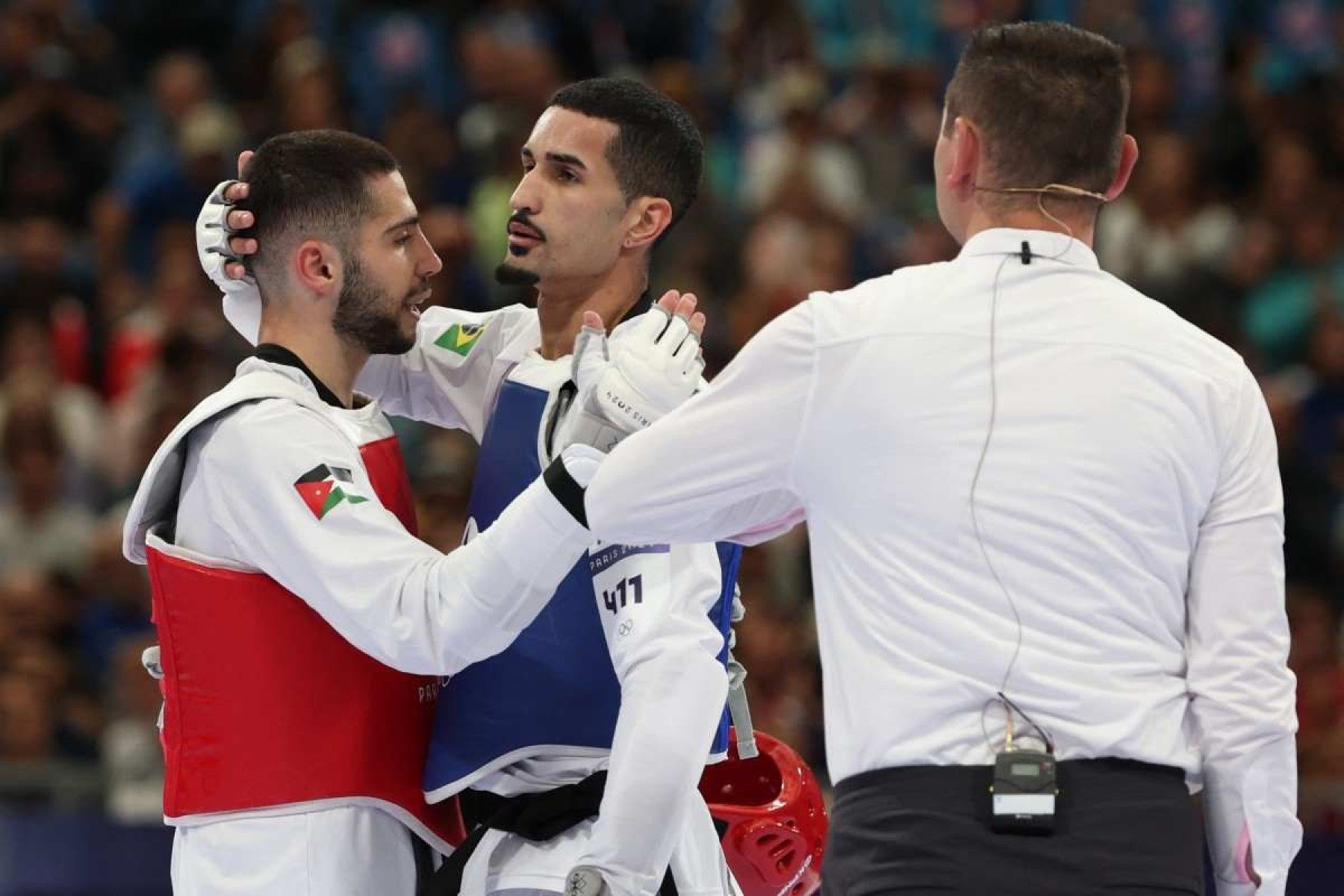 Edival Pontes (de colete azul) lutou contra o jordaniano Zaid Kareem. Ele não conseguiu avançar às quartas de final       