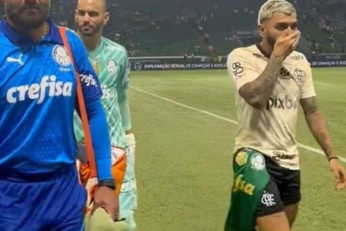 Gabigol pendura camisa do Palmeiras no short - (crédito: Reprodução/ redes sociais) Gabigol pendura camisa do Palmeiras no short - (crédito: Reprodução/ redes sociais)