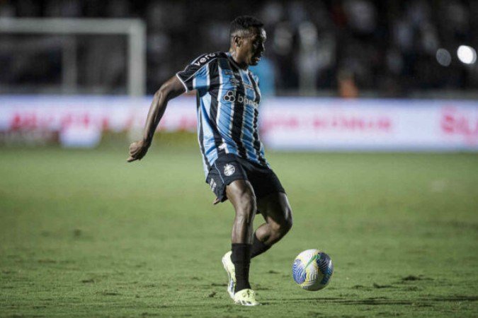 Edenilson foi um dos três gremistas a perder pênalti - (crédito: Foto: Dido /Grêmio FBPA) Edenilson foi um dos três gremistas a perder pênalti - (crédito: Foto: Dido /Grêmio FBPA)