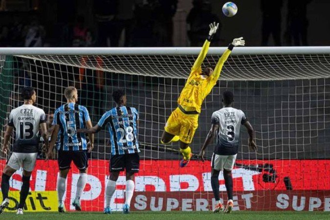 Hugo Souza teve grande atuação contra o Grêmio -  (crédito: Foto: Rodrigo Coca/Agência Corinthians)