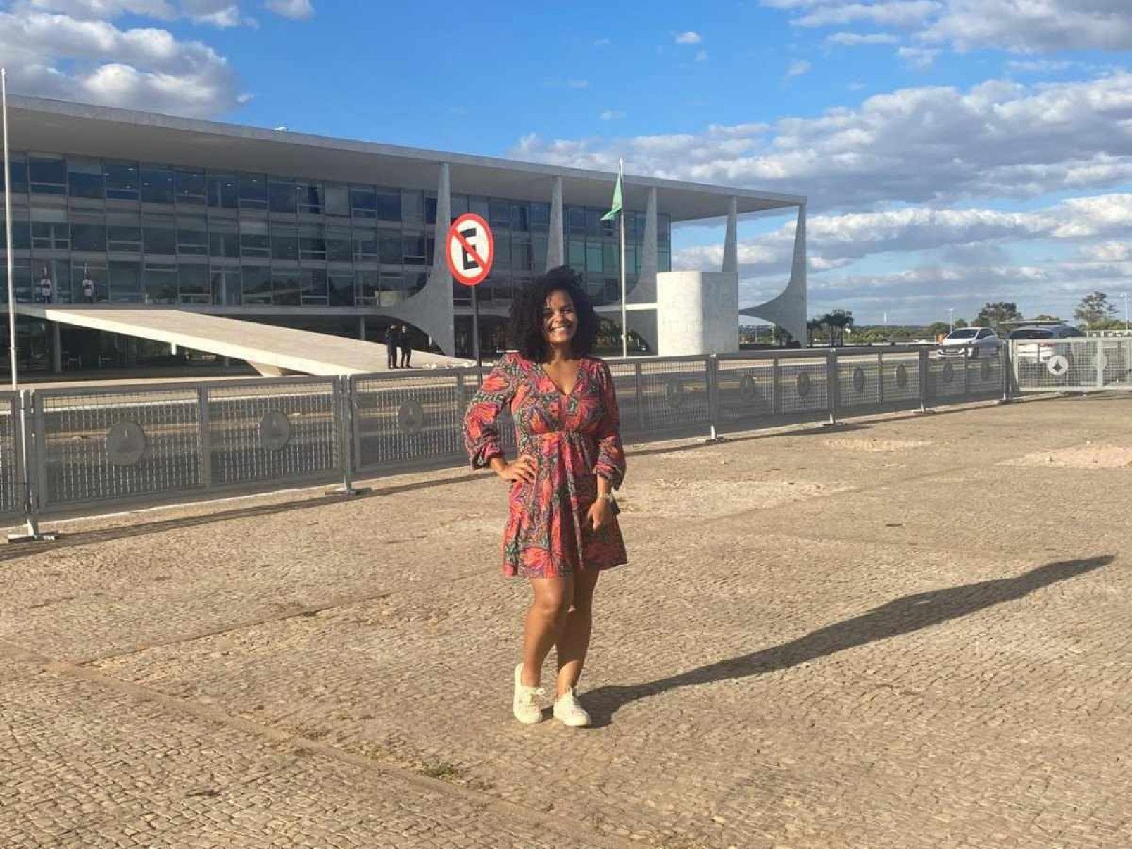 Aline Barreto teve uma conexão em Brasília na sua viagem voltando para Salvador. Ela amou conhecer os congressos, o planalto e o STF pessoalmente