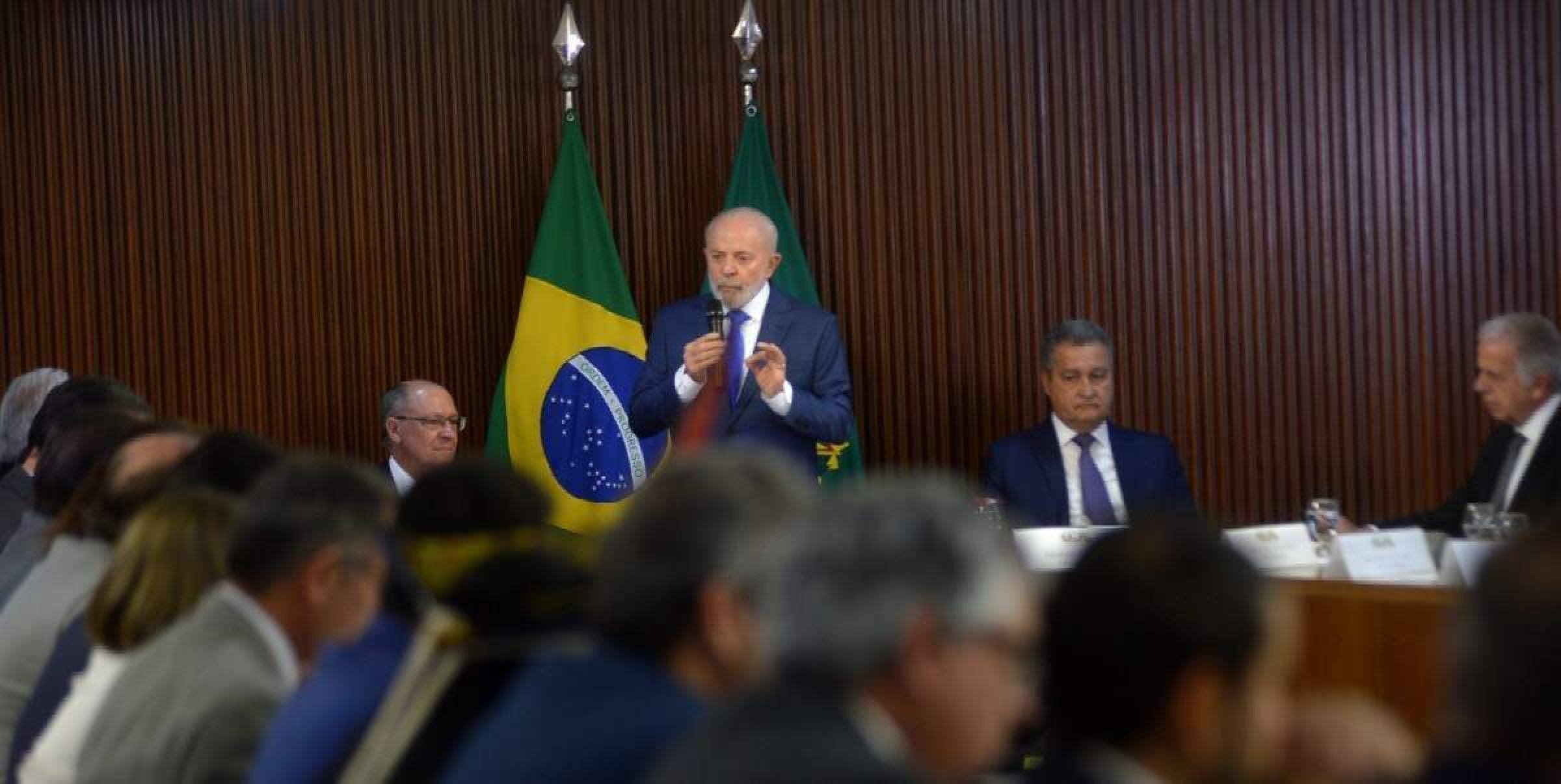 Reunião sobre corte de gastos inclui ministros da Educação, Saúde e Trabalho
