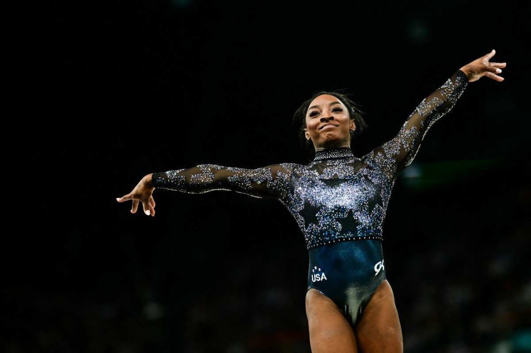 'Mini Biles': sobrinha de Simone usa collants inspirados nos da tia em Paris