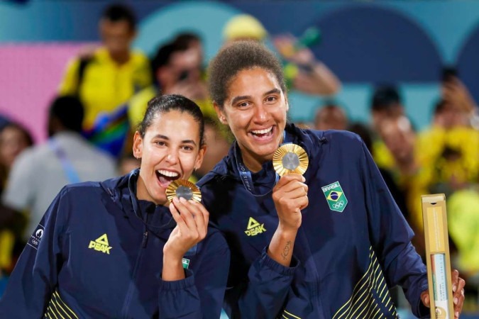 Duda (esquerda) e Ana Patrícia conquistaram a medalha de ouro nos Jogos Olímpicos de Paris 2024 -  (crédito:  Abelardo Mendes Jr/CB/D.A Press)