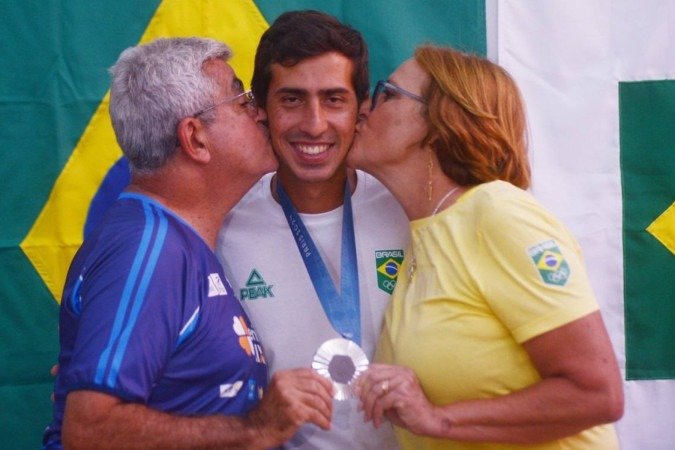  Caio Bonfim é recebido com carreata em Sobradinho após conquistar a medalha de prata na marcha atlética dos Jogos Olímpicos de Paris 2024