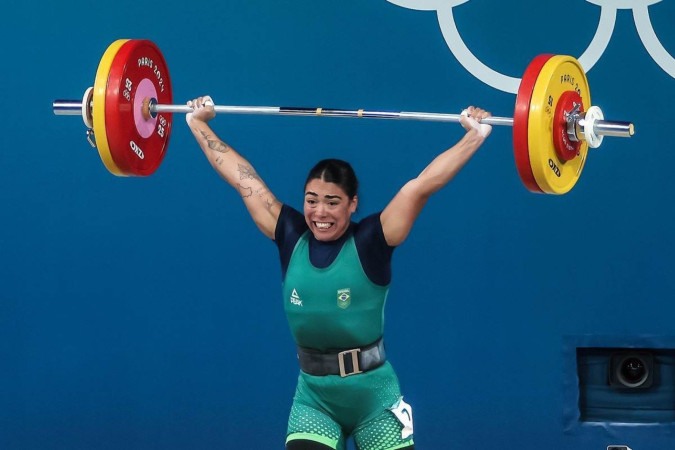 Com 130kg levantados, Amanda é a recordista brasileira na categoria até 71kg  -  (crédito: Gaspar Nóbrega/COB)