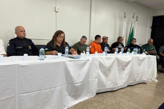 Lúcia Murta, presidente do Conseg de Samambaia, durante reunião com as forças de segurança. Ela defende a criação de um novo batalhão da PM