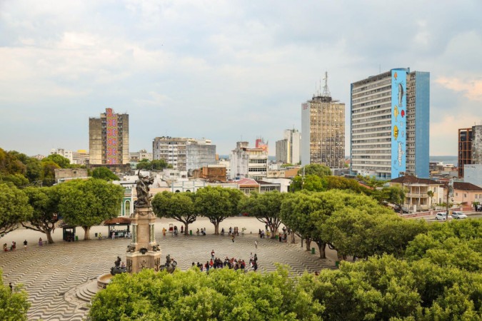 Hoje (9), Dia Internacional dos Povos Indígenas, artistas Duhigó e Rember pintam obras gigantes no centro de Manaus, pelo CURA Amazônia -  (crédito: Uai Turismo)