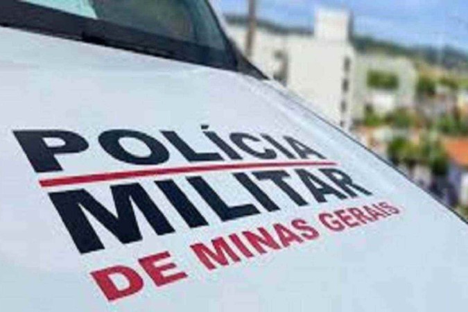 Policiais foram acionados devido a uma briga envolvendo pessoas de uma família -  (crédito: PMMG)