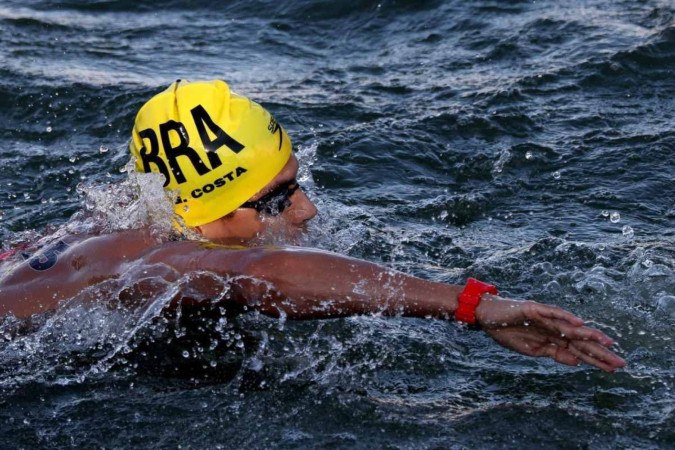 Guilherme Costa, o Cachorrão, não concluiu a prova de 10km das águas abertas nesta sexta-feira (9/8). Ele abandonou a disputa 1h16min26s5 depois da largada, a 2,4km do fim, e admitiu não ter treinado. -  (crédito: Satiro Sodré/CBDA)