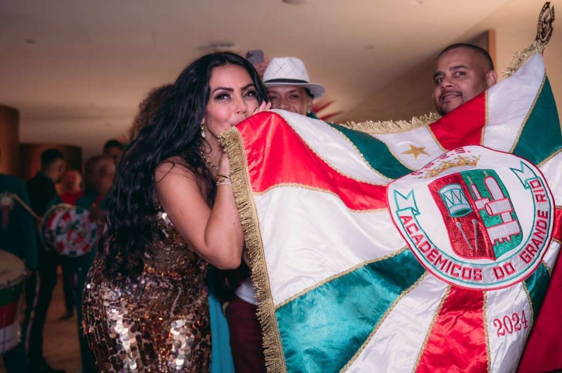 Gardenia Cavalcanti familiares e amigos comemorando 50 anos