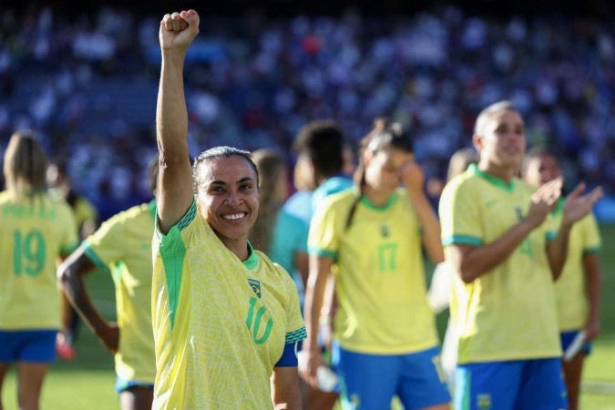 A atacante brasileira Marta, reage após a final da medalha de ouro feminina entre Brasil e EUA durante os Jogos Olímpicos de Paris 2024, no Parc des Princes, em Paris, em 10 de agosto de 2024.  -  (crédito: FRANCK FIFE / AFP)