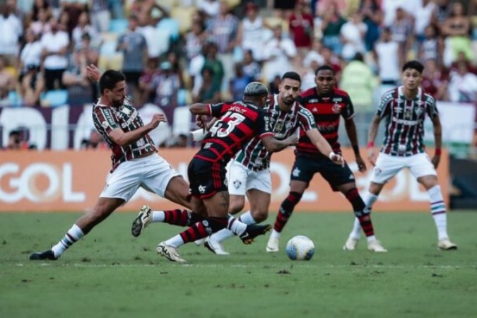 Wesley pode estar de saída do Flamengo rumo ao futebol europeu -  (crédito: Foto: Lucas Merçon/Fluminense)