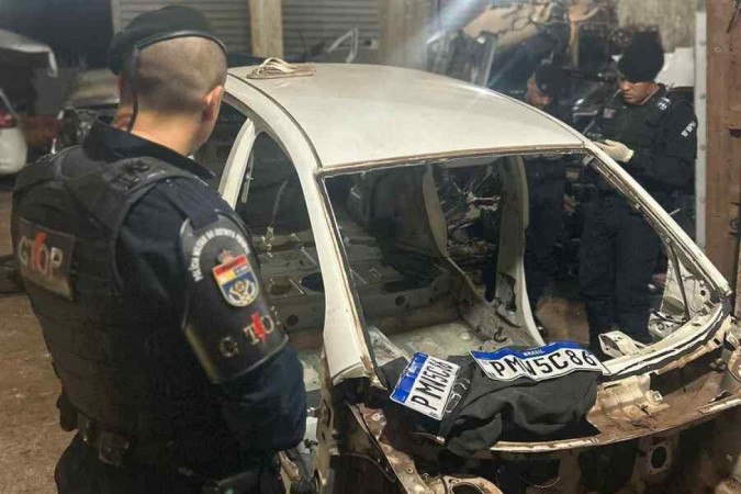 Polícia Militar fecha oficina de desmanche de carros roubados em Ceilândia