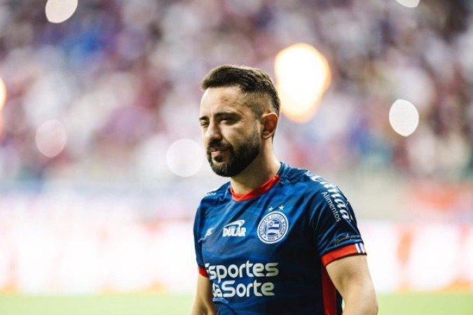 Everton Ribeiro em ação no Ba-Vi deste domingo -  (crédito: Foto: Letícia Martins/EC Bahia)