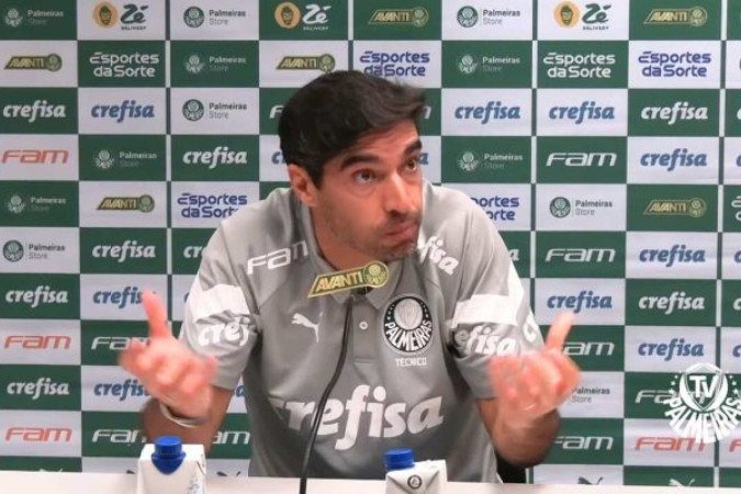 Abel Ferreira critica arbitragem brasileira -  (crédito: Reprodução / Tv Palmeiras)